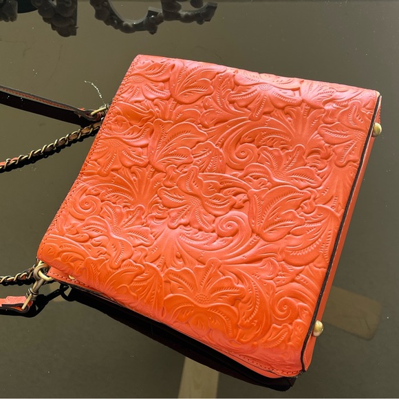 Orange Crossbody Handbag This Bag Retails For $299 In Macy's - Picture 2 of 5